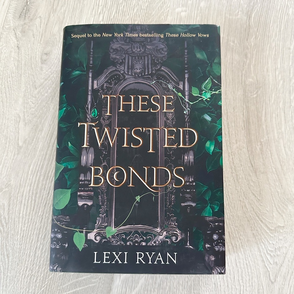 Hardcover These Twisted Bonds by Lexi Ryan